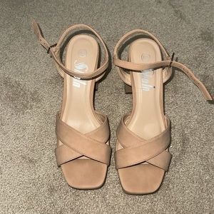 Neutral Platform Heels-size 8.5